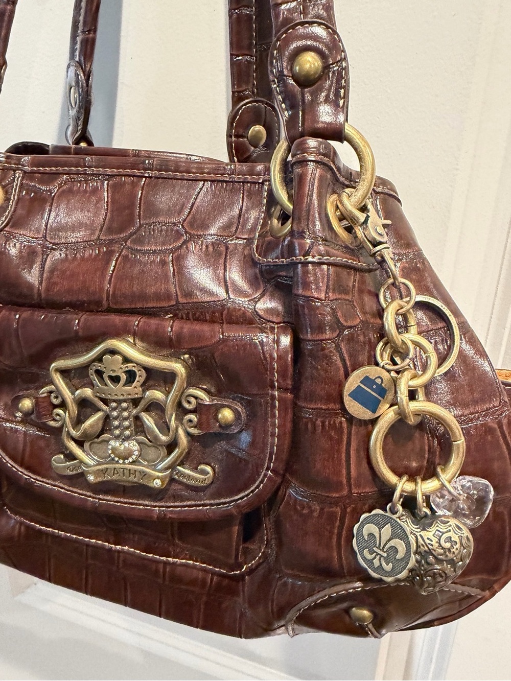 Vintage Y2K Kathy Van Zeeland Brown Croc Embossed Handbag Purse Charms NWT - Picture 2 of 4